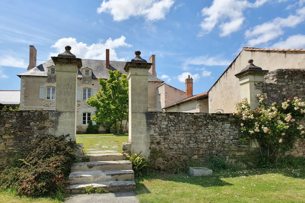 SaintPhilbertdeGrandLieu l’abbatiale fête ses 1200 ans Interlingua Events